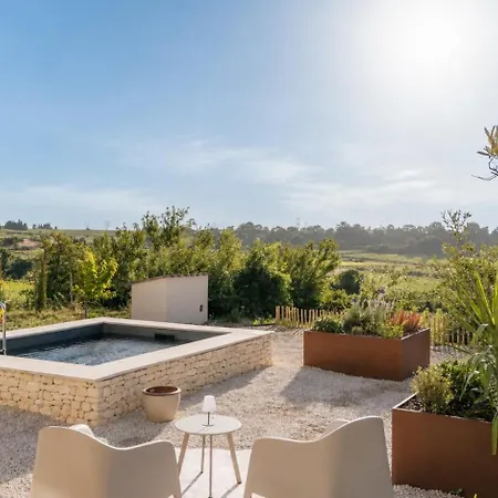 Nyaraló -au Bout Les Vignes - Avec Piscine Et Vue Estézargues